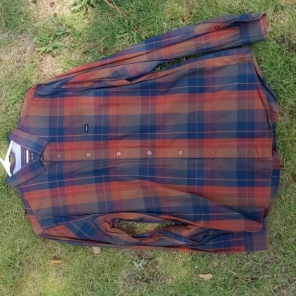 RVCA Other - Men's medium autumn/brown rvca button up dress shirt with front pocket